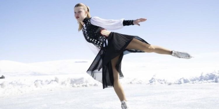 Senkronize Buz Pateni Kadın Milli Takımı’ndan 8 Mart Özel Gösterisi