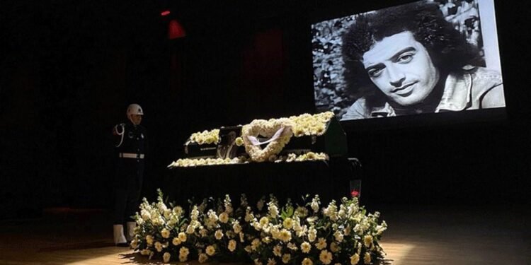 Türk Müziğinin Usta Sanatçısı Edip Akbayram Hayatını Kaybetti