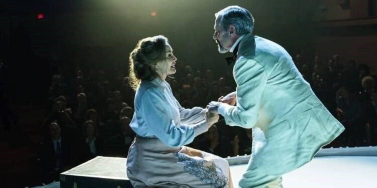 Bir Tiyatro Efsanesi: Lillian Hall