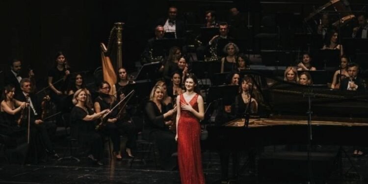 İlyun Bürkev’in Nisan Konserleri ve Sanatçı Hakkında Bilgiler