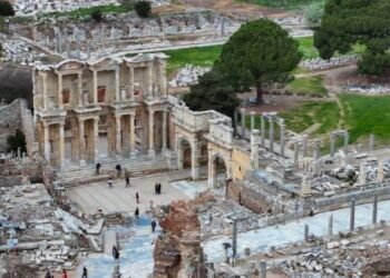 Uluslararası Efes Opera ve Bale Festivali 2023: Zengin Program ve Ünlü Sanatçılar