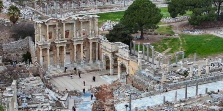 Uluslararası Efes Opera ve Bale Festivali 2023: Zengin Program ve Ünlü Sanatçılar