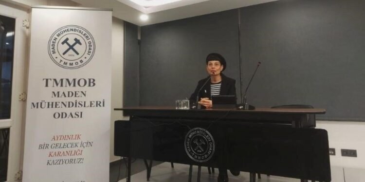 Zülal Kalkandelen’le Laiklik ve Cumhuriyet Üzerine Söyleşi