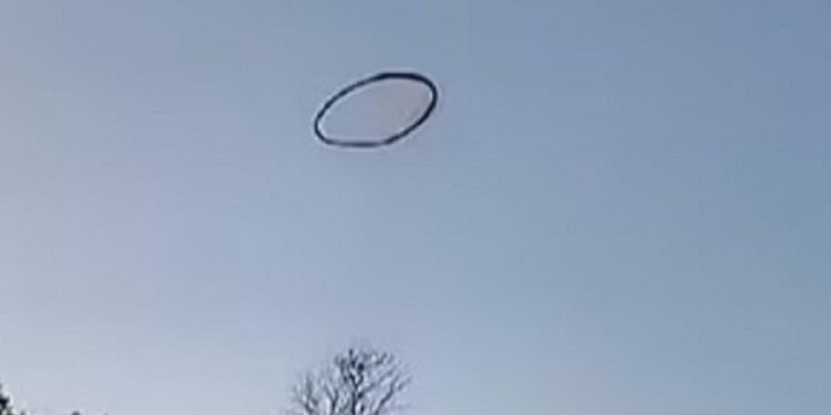 ABD Kansas’ta Gizemli Siyah Duman Halkası: Cehenneme Giden Portal mı?