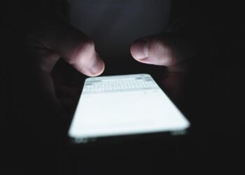 Dijital Mesajlaşmada Kısaltmaların Sosyal ve Psikolojik Etkileri