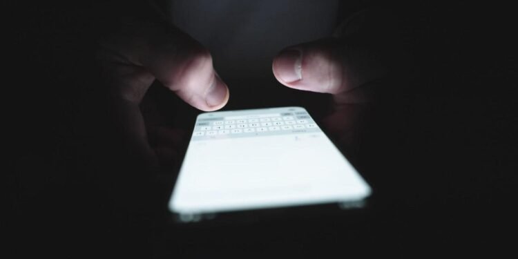 Dijital Mesajlaşmada Kısaltmaların Sosyal ve Psikolojik Etkileri