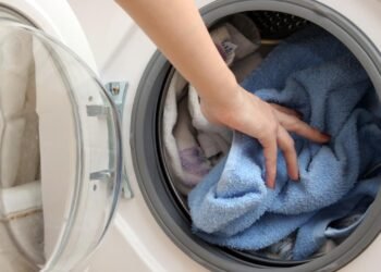 Ev Tipi Çamaşır Makineleri ve Süper Bakteriler: Enfeksiyon Risklerine Karşı Yeni Bir Uyarı
