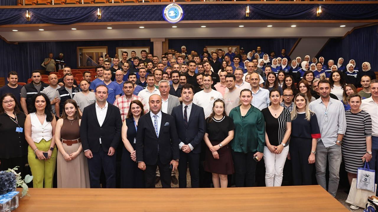 Nilüfer Belediyesi'nin 2025 Yılın Yazarı Rıfat Ilgaz Etkinlikleri Çerçevesinde Fabrika Okumaları Söyleşisi Gerçekleştirildi