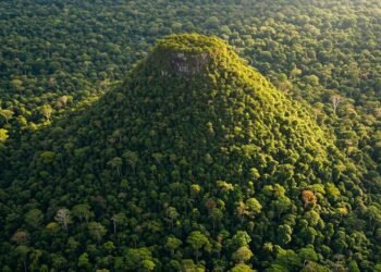 Peru’nun Gizemli Cerro El Cono Yüksekliği ve Sırları