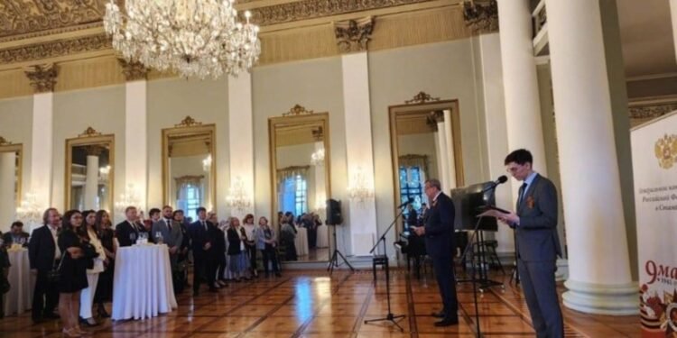 Rusya’nın İstanbul Başkonsolosluğu’nda Zafer Günü Anması