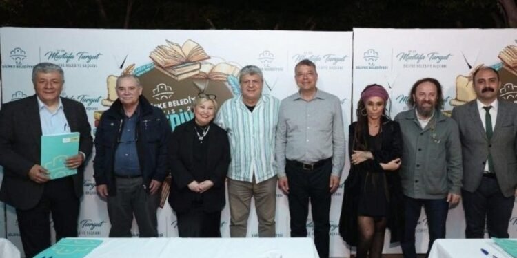 Silifke Edebiyat Festivali Büyük Bir Coşku ile Gerçekleşti