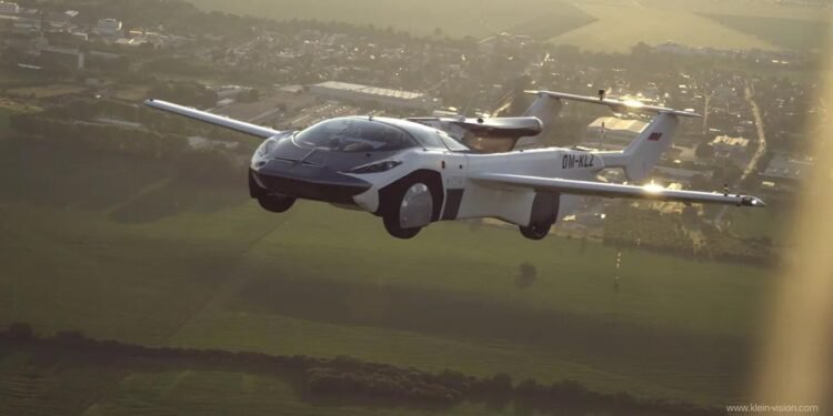 Uçan Otomobiller: Geleceğin Mobilite Çözümü