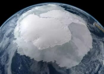 Antarktika’da Keşfedilen Gizemli Radyo Sinyalleri ve Parçacık Fiziği Üzerine Yeni Bulgular