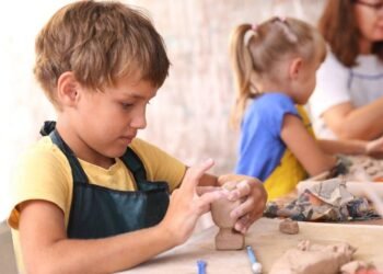 İş Sanat’tan Minik Sanatseverlere Heykel ve Yaratıcılık Atölyeleri