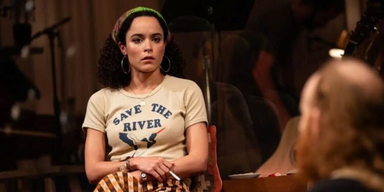 Juliana Canfield’in Yeni Projesi ‘FAST’ Detayları