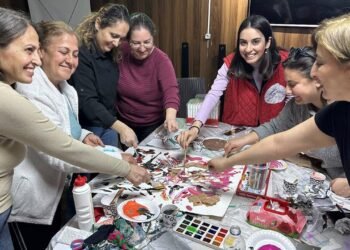 Kadınların Hikâyeleriyle Güçlenen Bir Sergi: Hatay’da Yaşamı Yeniden İnşa Etmek