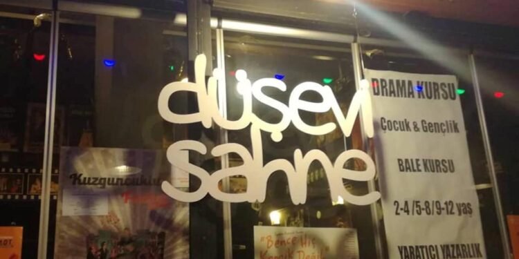 Samsun’da Tiyatro Sanatına Önemli Bir Katkı: Düşevi Oyuncuları ve Eğitimleri