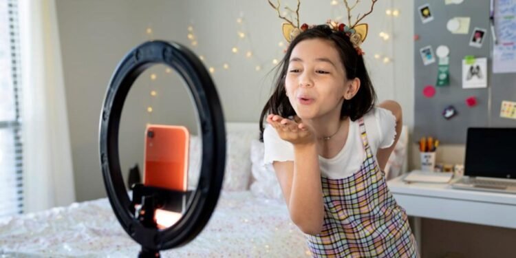 TikTok ve Gençlerin Cilt Bakımı Çılgınlığı: Tehlikeleri ve Gerçekler