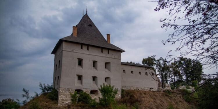 Ukrayna’da Tarihi Galician Kalesi’nin Gizemli Odasında Yeniden Gün yüzüne çıkan Sır