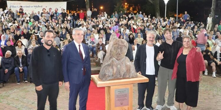 Akçakoca’da Lenin Heykeli ve ‘Sen Ben Lenin’ Filminin Unutulmaz Gecesi