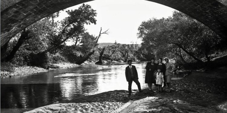 Arif Hikmet Koyunoğlu’nun Çok Yönlü Dünyası: Fotoğraf ve Mimarlık Tutkusunun İzleri
