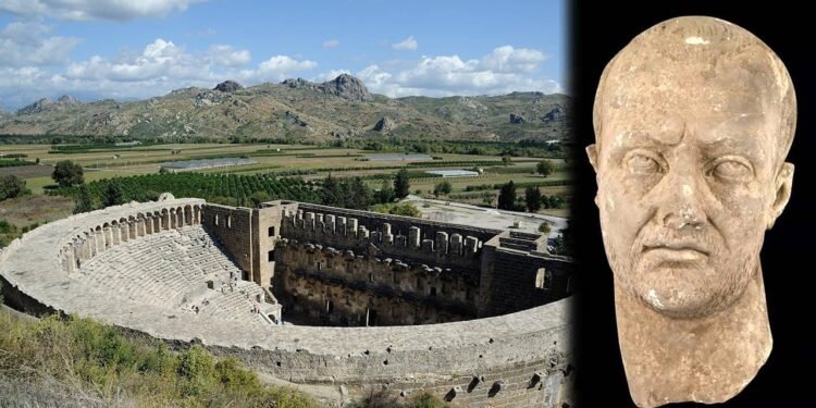 Aspendos kazılarında imparator başı heykeli bulundu