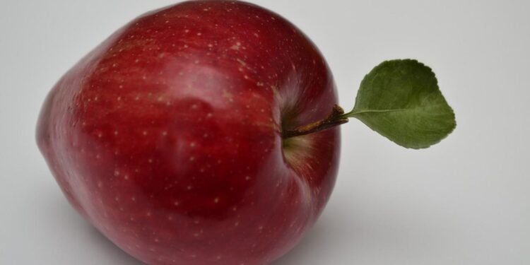 Elmaların üzerindeki küçük  noktalar: Nedir, ne işe yarıyor?