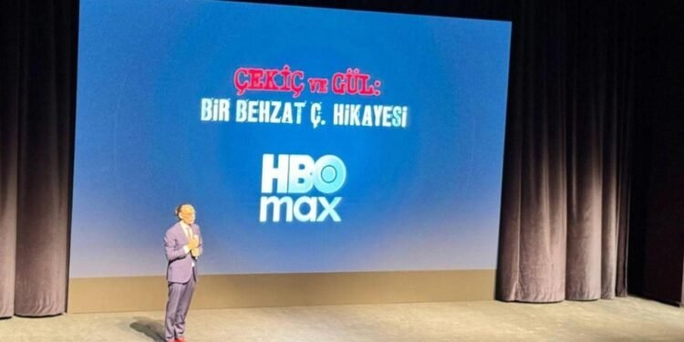 Etimesgut’ta Behzat Ç. rüzgârı: “Çekiç ve Gül” özel gösterimi ayakta alkışlandı