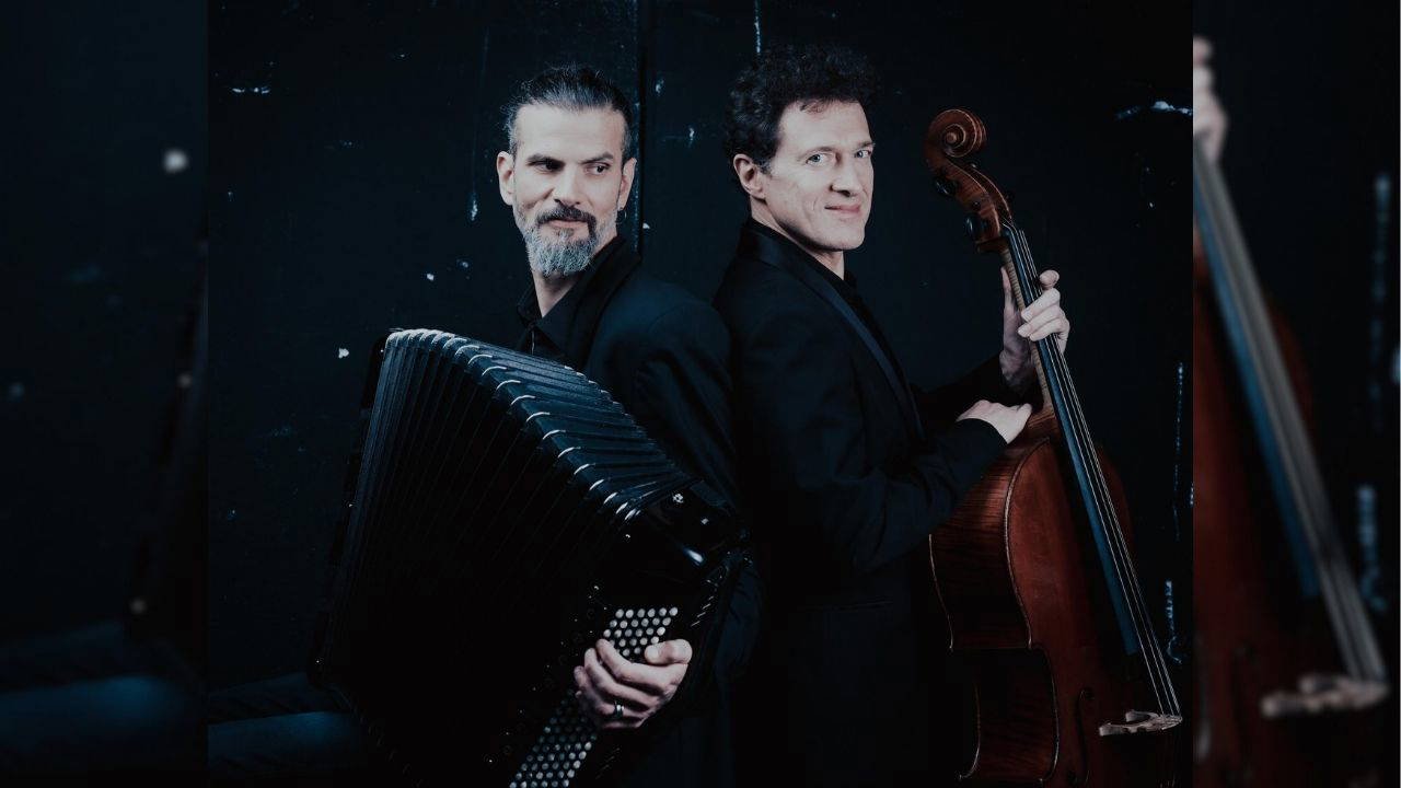 Bu yıl 53. kez müzikseverlerle buluşan İstanbul Müzik Festivali, hem uluslararası hem de yerel sanatçıların katkılarıyla zenginleşiyor. Farklı disiplinleri ve kültürleri müzikle harmanlayan festival, Borusan Holding’in güçlü sponsorluk desteğiyle kentle buluşmaya devam ediyor. 11 Haziran’da görkemli bir dünya prömiyeriyle açılan festival, 26 Haziran’a kadar sürecek ve müziğin rengini İstanbul’un sesiyle keşfe çıkmayı vaat ediyor. Festival Direktörü Efruz Çakırkaya ile festivalin detaylarını ve öne çıkan etkinliklerini konuştuk.