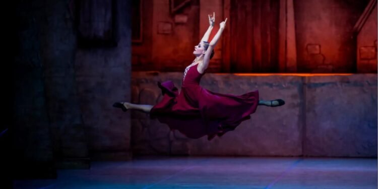 İzmir’de Efes Opera ve Bale Festivali’nin Son Gecesi Zorba Balesiyle Kutlandı