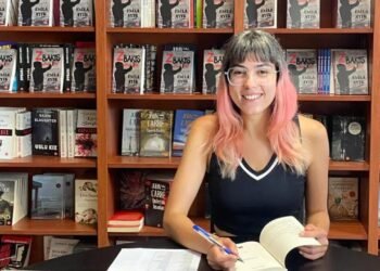 Saraçhane eylemlerinin simge ismi Esila Ayık’ın kitabı raflarda yerini aldı