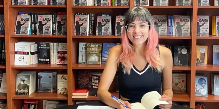 Saraçhane eylemlerinin simge ismi Esila Ayık’ın kitabı raflarda yerini aldı