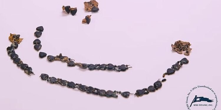 Titanik’ten çıkartılan bir anı: Siyah cam kolyenin sırlarla dolu geçmişi