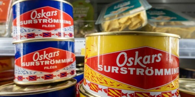 Uçaklarda verilmesi yasak: Dünyanın en kokulu yemeği Surströmming