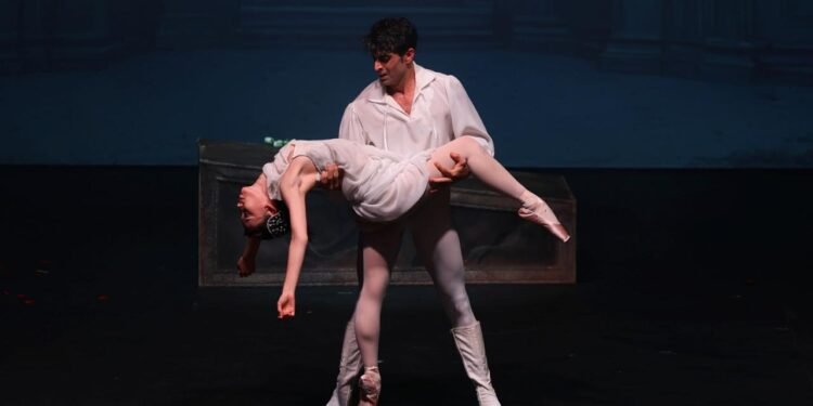 22. Uluslararası Bodrum Bale Festivali ‘Romeo ve Juliet’ temsiliyle devam etti