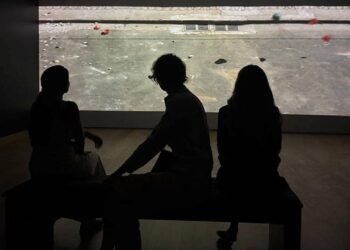 33 yapıtın yer aldığı grup sergisi ‘Basınç Altında Suyun Üstünde’, Arter’de: Suyun üstünde miyiz?