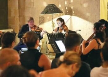 Ayvalık AIMA Müzik Festivali: Komili Ailesi’nin Desteğiyle Başlayan ve Ravel Yılı’nı Anımsatan Bir Akşam