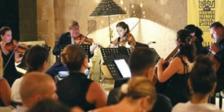 Ayvalık AIMA Müzik Festivali: Komili Ailesi’nin Desteğiyle Başlayan ve Ravel Yılı’nı Anımsatan Bir Akşam