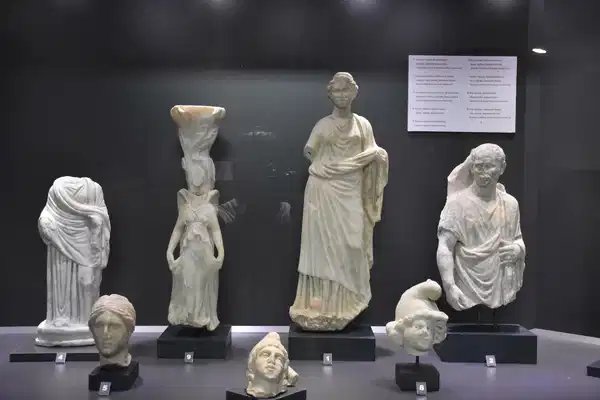 Izmir Arkeoloji Müzesi’nde Teşhir Yenilemesi ve Depo Eserlerden 1300 Parça Yeni Sunum