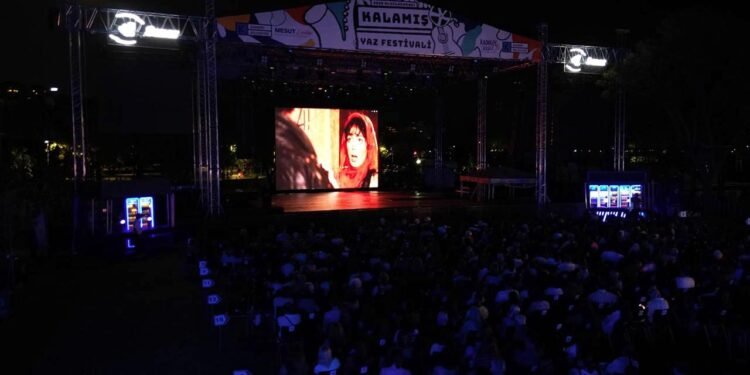 Kalamış Yaz Festivali, Şoray’ın da katıldığı film gösterimiyle başladı: ‘Sultan’lı açılış