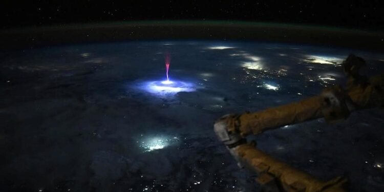 NASA’dan nadir görülen “Dev Jet” görüntüsü!