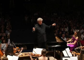 Genç Yıldızlar ve Cem Mansur’un TUGFO Yolculuğu: Uluslararası Turne ve Türkiye’de Zafer Bayramı Konseri