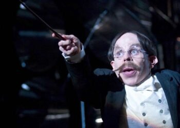 Harry Potter dizisinde Warwick Davis yeniden Flitwick olarak karşımıza çıkıyor