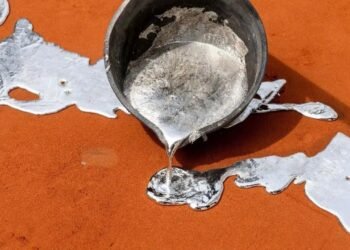 Where the River Burns: Zeyrek Çinili Hamam’da Minchin’in Yeniden Dönüşen Ritüelleri