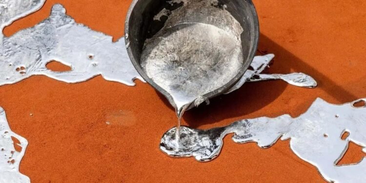 Where the River Burns: Zeyrek Çinili Hamam’da Minchin’in Yeniden Dönüşen Ritüelleri