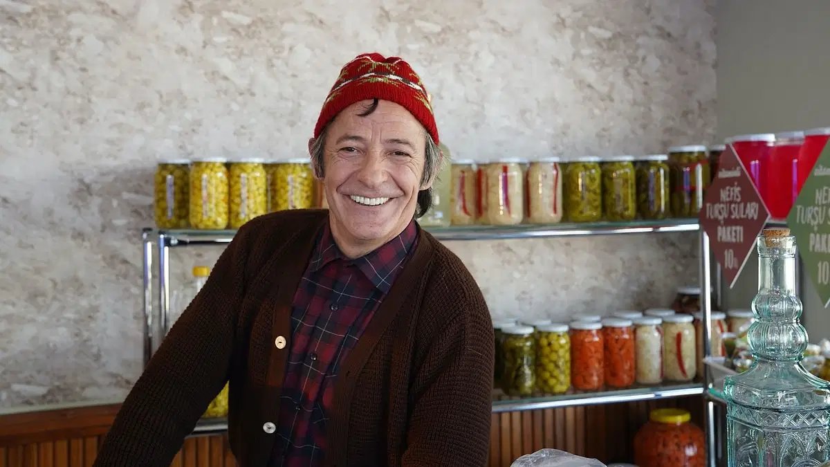Adile Naşit’in Efsanevi Hikayesiyle Yeşilçam’a Yolculuk: Yeni Bütünü Filmi Afişi Açıklandı