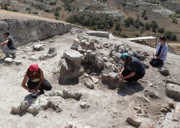 Aşağıseyit Höyük’te Helenistik ve Erken Tunç Çağı Katmanlarını İçeren Kazı Bulguları