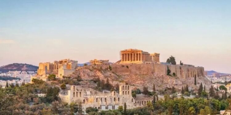 Atina Demokrasisinin İzleri: Katılım, Sınırlar ve Kalıcı Miras