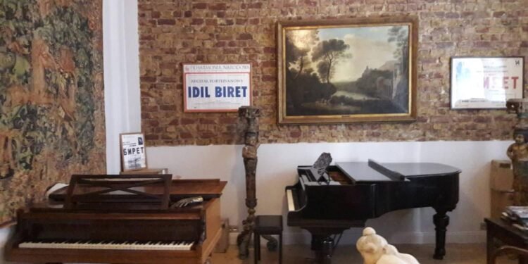 İdil Biret Arşivinin Modernleşme Yolculuğundaki Sessiz Şahitler