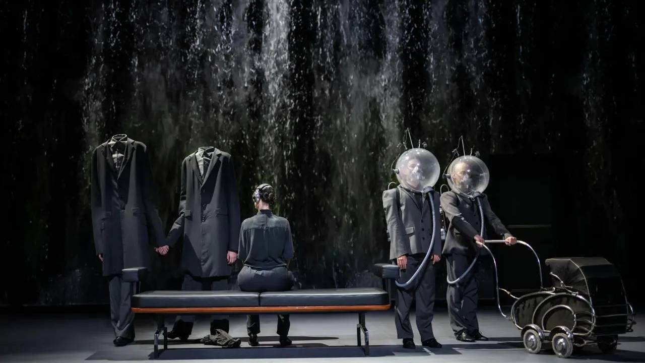 İstanbul Tiyatro Festivali’nde Sindirme Değişimleri: Katedral’den Biz Kimiz’e, Hamlet’e Yeni Bakışlar